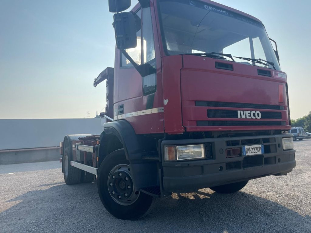 FIAT IVECO EUROCARGO 150E23 - Крюковой мультилифт: фото 2 FIAT IVECO EUROCARGO 150E23 - Крюковой мультилифт: фото 2