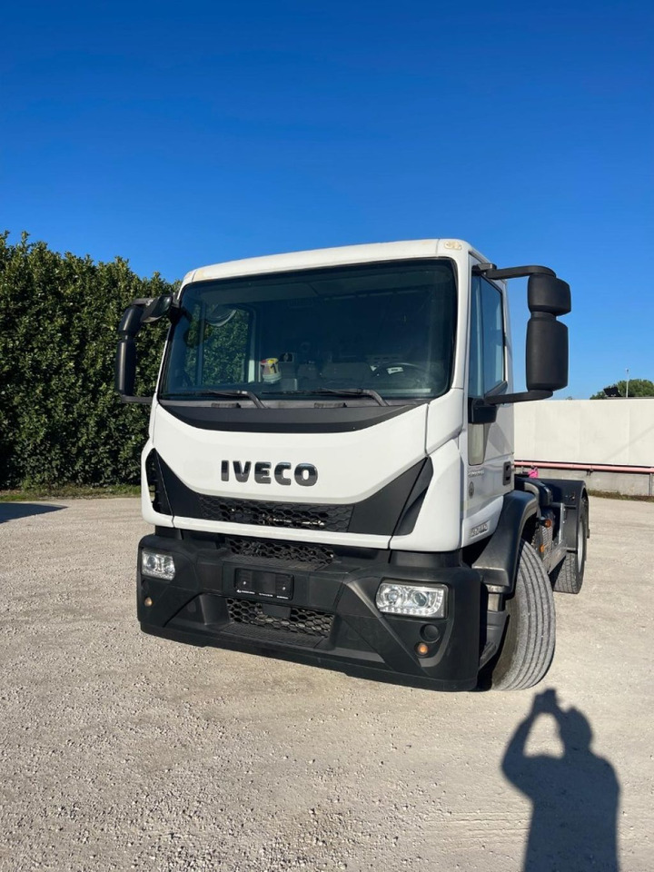 IVECO EUROCARGO 180E25 CON SCARRABILE NUOVO - Крюковой мультилифт: фото 1 IVECO EUROCARGO 180E25 CON SCARRABILE NUOVO - Крюковой мультилифт: фото 1