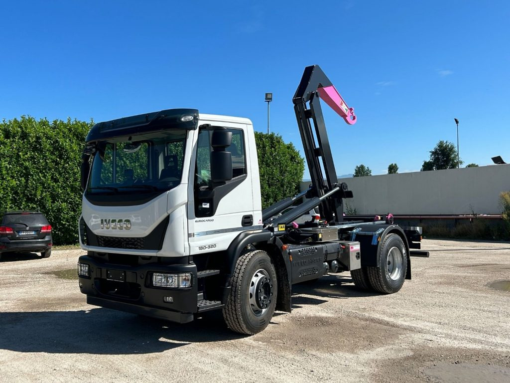 IVECO EUROCARGO 180E32K NUOVO SCARRABILE - Крюковой мультилифт: фото 1 IVECO EUROCARGO 180E32K NUOVO SCARRABILE - Крюковой мультилифт: фото 1
