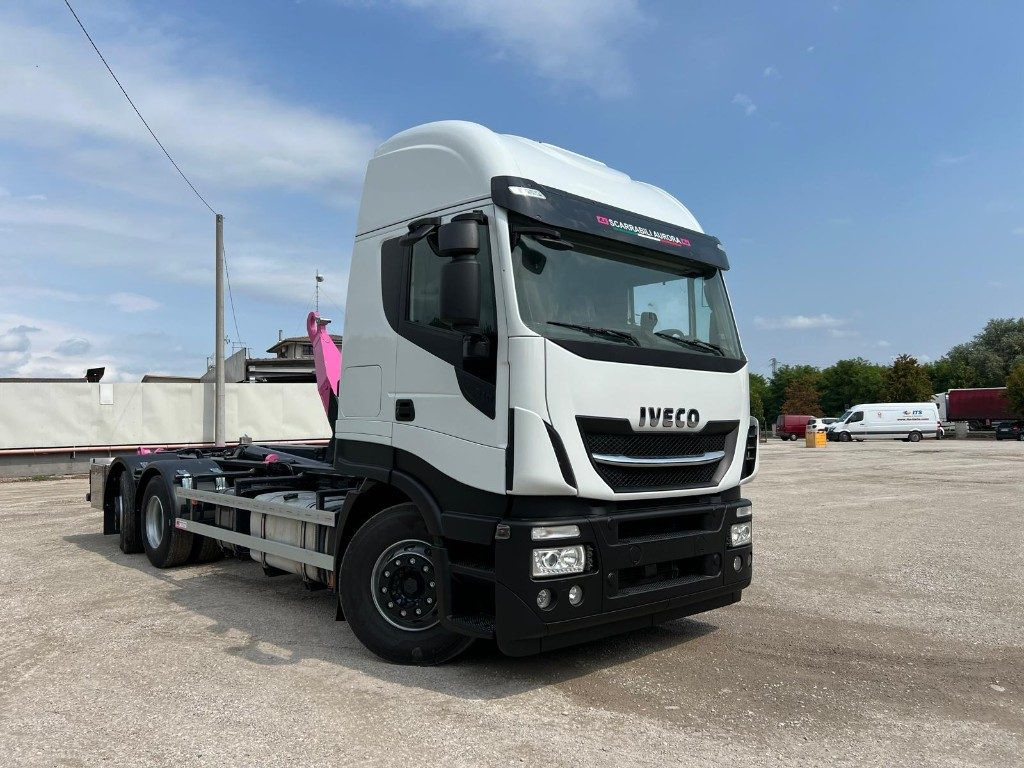IVECO STRALIS 510 SCARRABILE - Крюковой мультилифт: фото 1 IVECO STRALIS 510 SCARRABILE - Крюковой мультилифт: фото 1