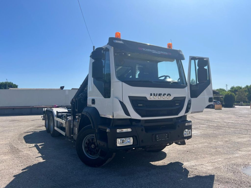 IVECO TRAKKER 410 SCARRABILE - Крюковой мультилифт: фото 4 IVECO TRAKKER 410 SCARRABILE - Крюковой мультилифт: фото 4
