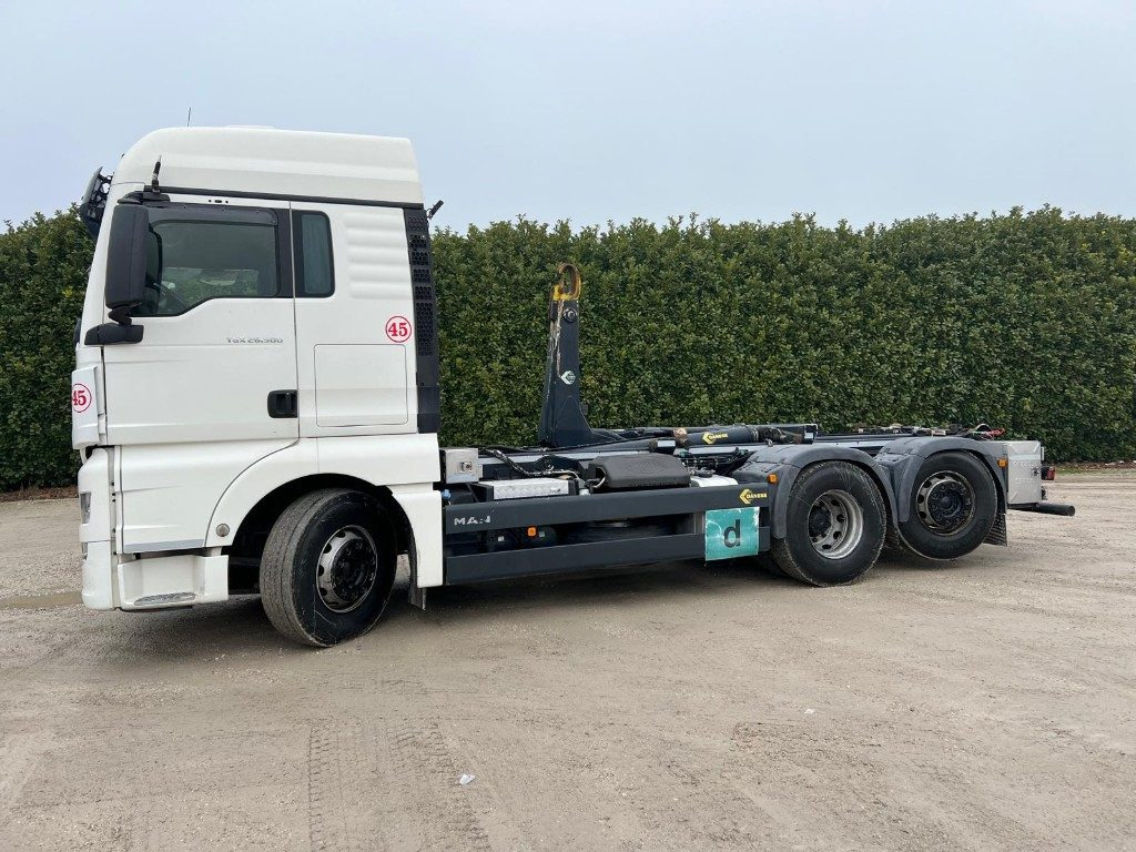 MAN TGX 26.500 USATO SCARRABILE 6X2 - Крюковой мультилифт: фото 2 MAN TGX 26.500 USATO SCARRABILE 6X2 - Крюковой мультилифт: фото 2