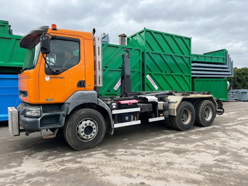 RENAULT KERAX 320 SCARRABILE - Крюковой мультилифт: фото 4 RENAULT KERAX 320 SCARRABILE - Крюковой мультилифт: фото 4