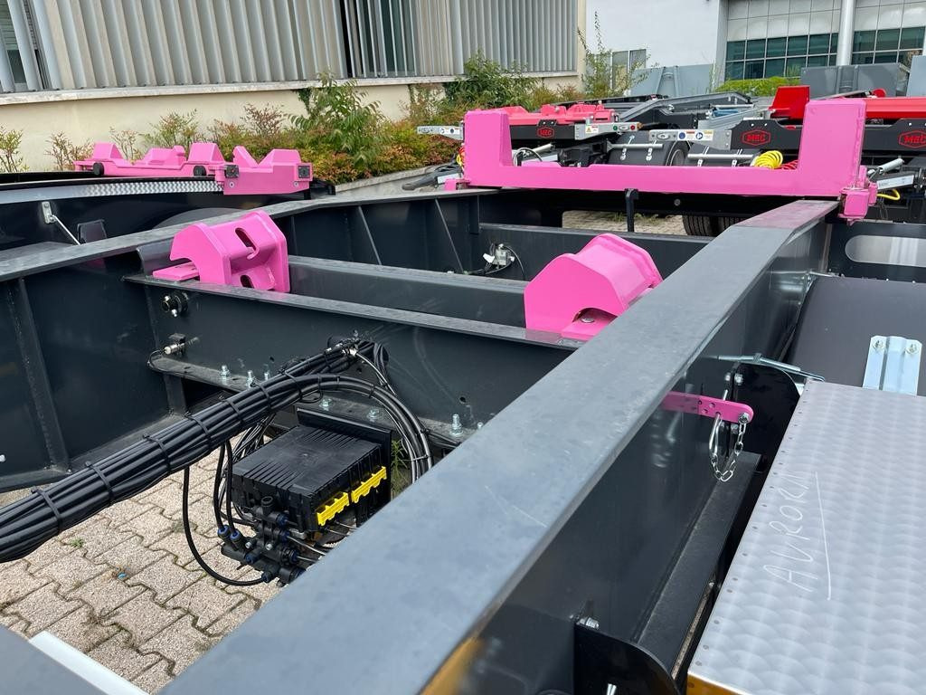 RIMORCHIO CBS NUOVO SCARRABILE - Прицеп мультилифт/ Бункеровоз: фото 4 RIMORCHIO CBS NUOVO SCARRABILE - Прицеп мультилифт/ Бункеровоз: фото 4