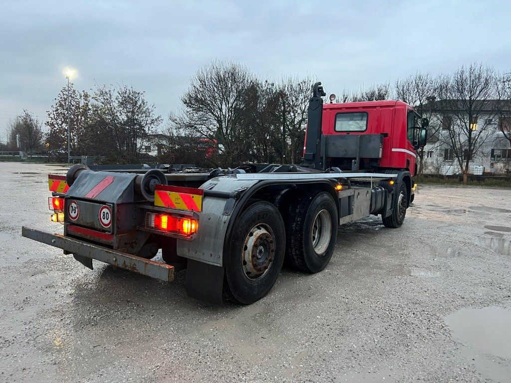 SCANIA CV P114 SCARRABILE 6X2 - Крюковой мультилифт: фото 4 SCANIA CV P114 SCARRABILE 6X2 - Крюковой мультилифт: фото 4