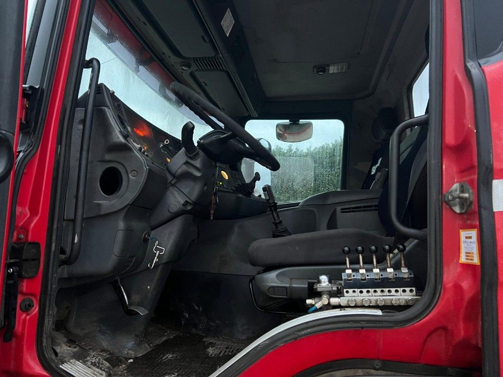 SCANIA CV P114 SCARRABILE 6X2 - Крюковой мультилифт: фото 5 SCANIA CV P114 SCARRABILE 6X2 - Крюковой мультилифт: фото 5