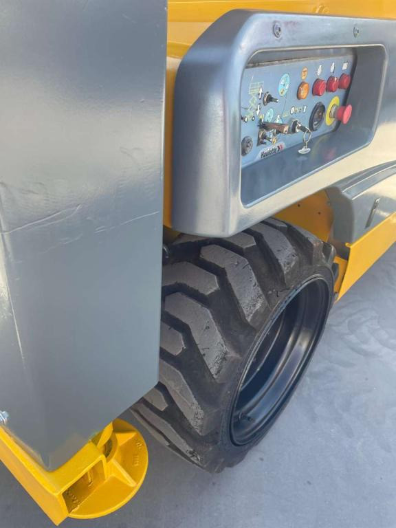 Haulotte COMPACT 12DX - Ножничный подъемник: фото 5 Haulotte COMPACT 12DX - Ножничный подъемник: фото 5