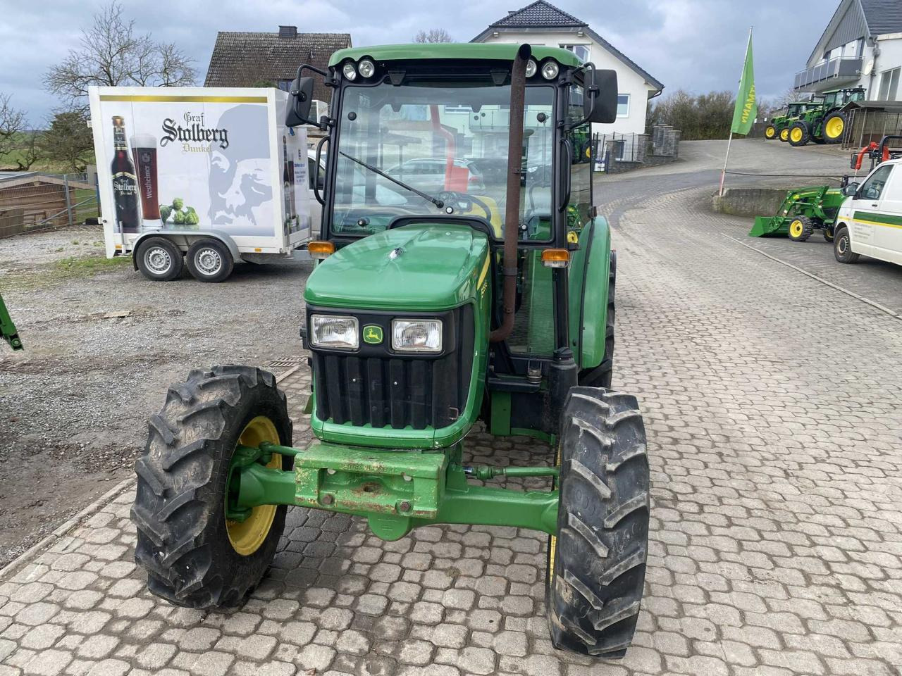Трактор John Deere 5055E: фото 6