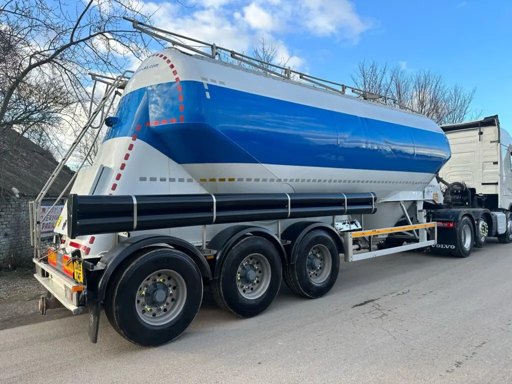 Feldbinder Powder Tanker - Полуприцеп цистерна для сыпучих грузов: фото 5 Feldbinder Powder Tanker - Полуприцеп цистерна для сыпучих грузов: фото 5