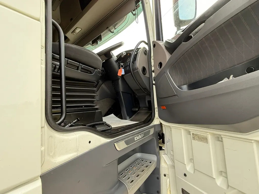 Тягач DAF XF 105 (FFA): фото 9