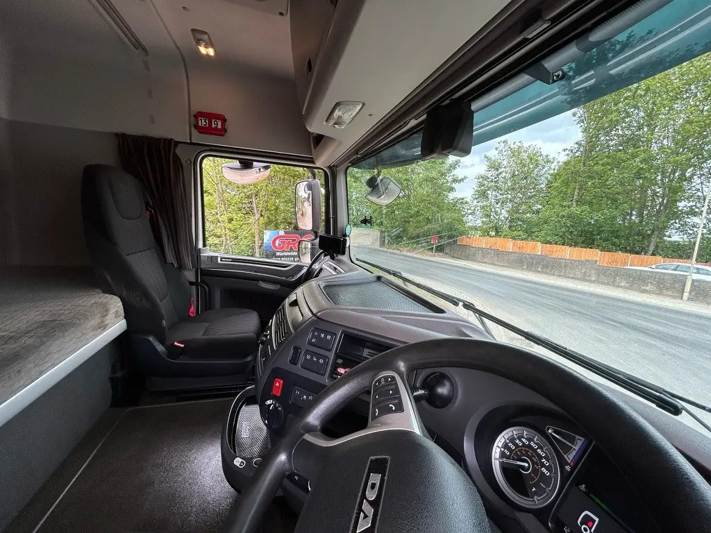 Тягач DAF XF 105 (FWN): фото 14