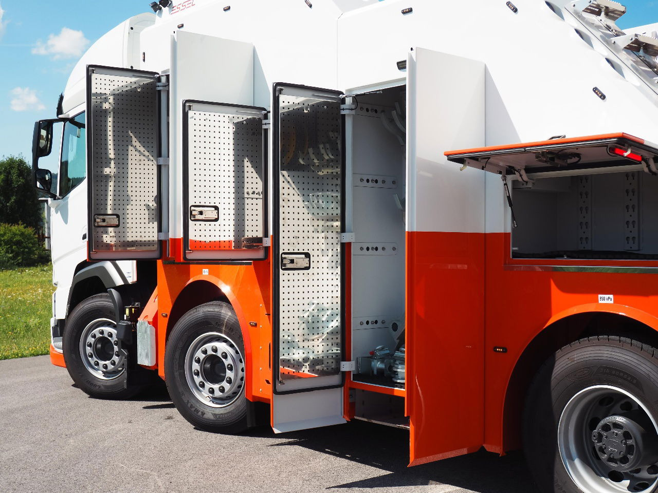 DAF XF 530 NEW T-REX DAF white - Эвакуатор: фото 3 DAF XF 530 NEW T-REX DAF white - Эвакуатор: фото 3