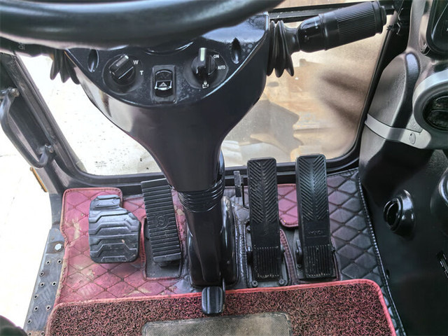 Колёсный экскаватор Hyundai R210W-9S: фото 9