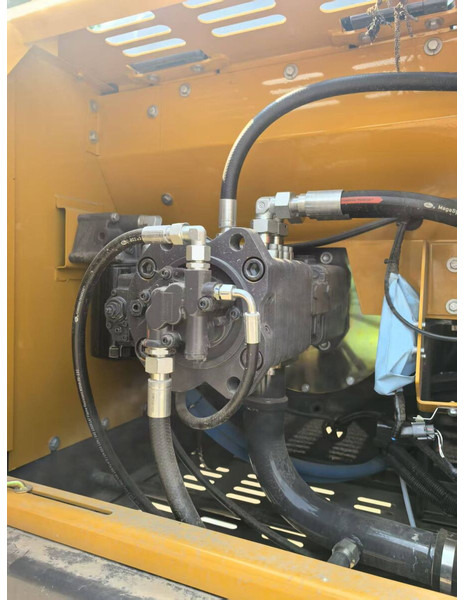 XCMG XE215C - Гусеничный экскаватор: фото 5 XCMG XE215C - Гусеничный экскаватор: фото 5