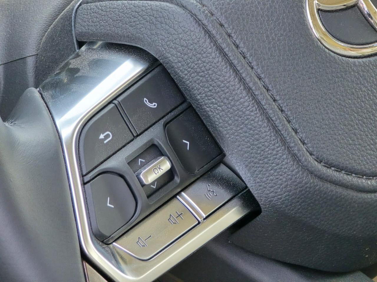 Land Cruiser GXR 3.5L Twin Turbo - Легковой автомобиль: фото 5 Land Cruiser GXR 3.5L Twin Turbo - Легковой автомобиль: фото 5