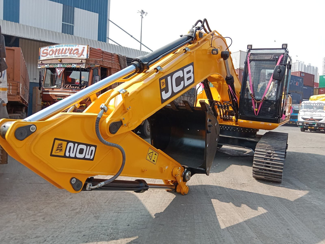 New JCB JS 200 tracked excavator - Гусеничный экскаватор: фото 1 New JCB JS 200 tracked excavator - Гусеничный экскаватор: фото 1