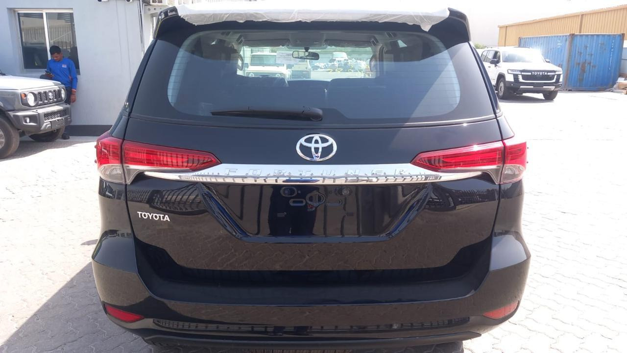 TOYOTA 2.4L SR5 Comfort 4WD - Легковой автомобиль: фото 2 TOYOTA 2.4L SR5 Comfort 4WD - Легковой автомобиль: фото 2