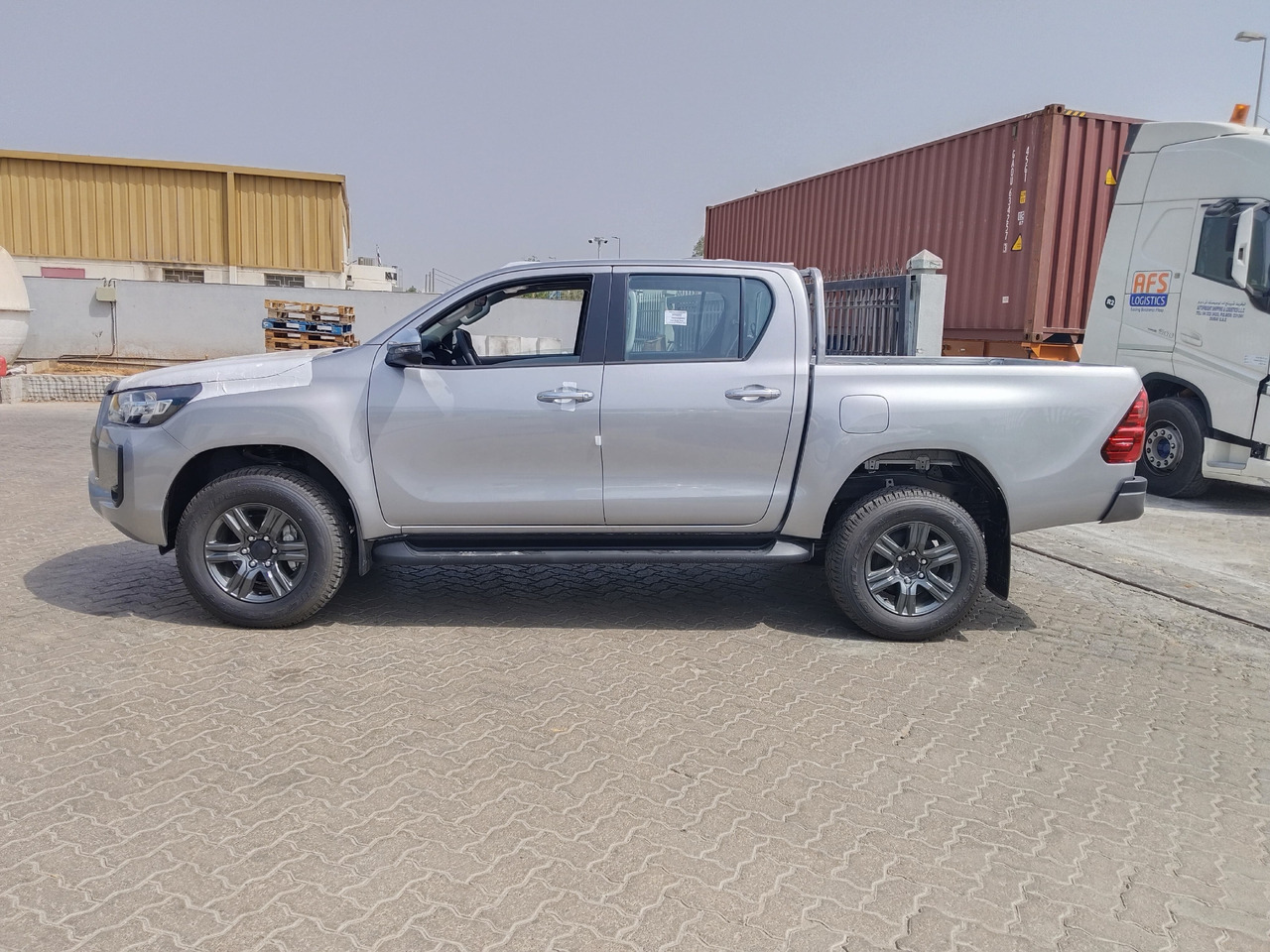 Toyota Hilux - Пикап, Грузопассажирский фургон: фото 1 Toyota Hilux - Пикап, Грузопассажирский фургон: фото 1