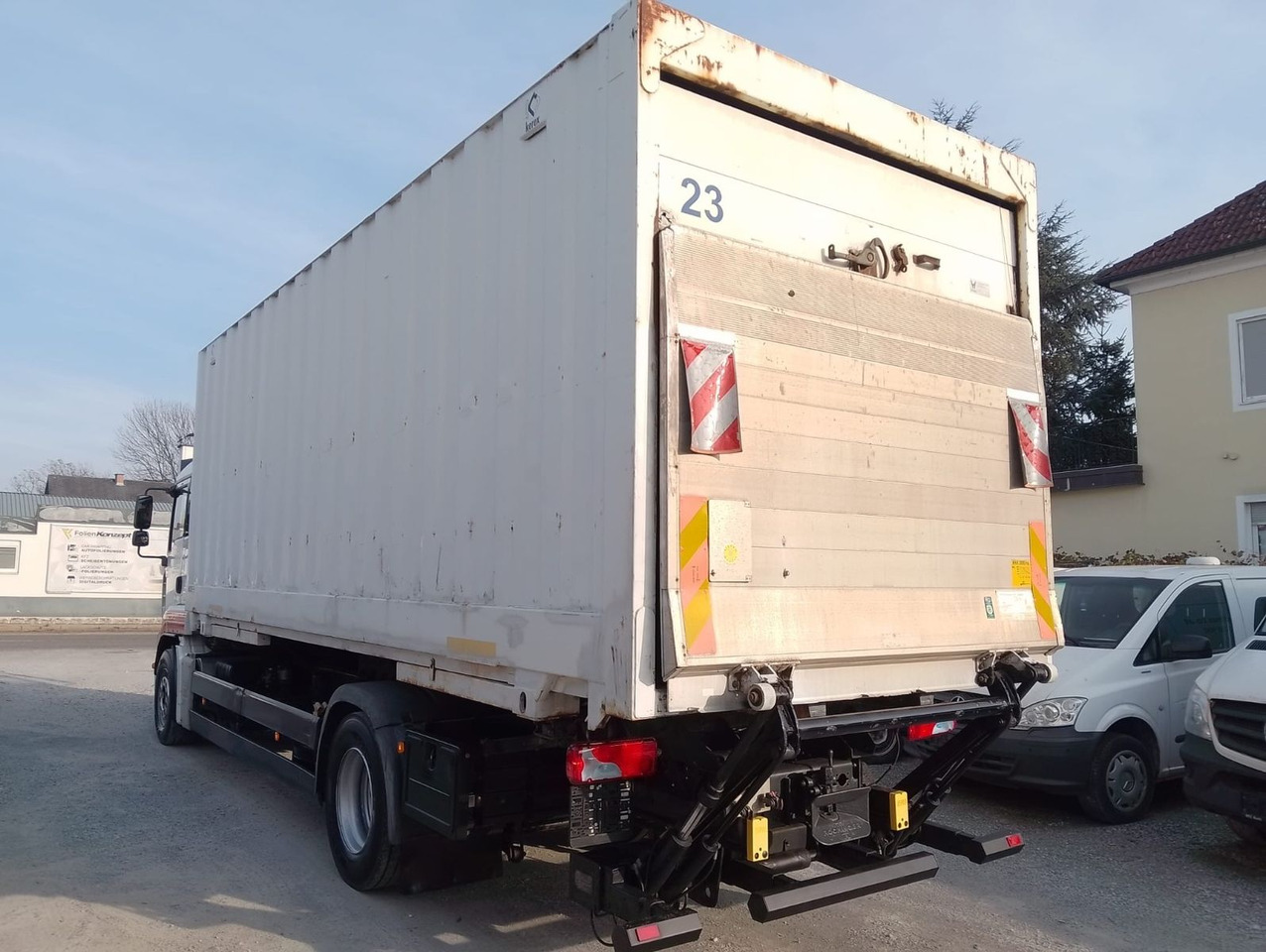 MAN TGA 18 320 - Грузовик-контейнеровоз/ Сменный кузов: фото 3 MAN TGA 18 320 - Грузовик-контейнеровоз/ Сменный кузов: фото 3