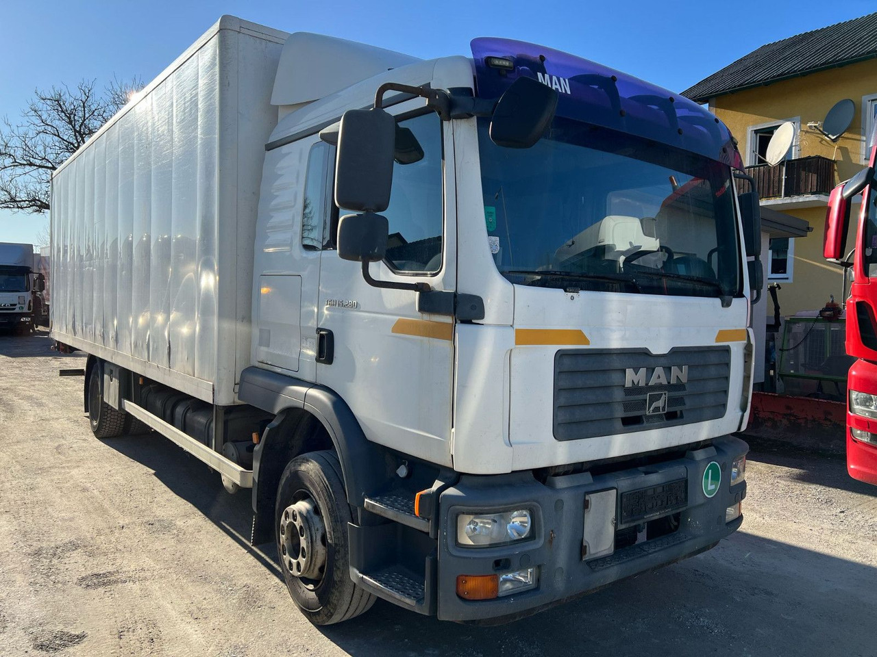 MAN TGM 15:280 4x2 BL - Грузовик с закрытым кузовом: фото 1 MAN TGM 15:280 4x2 BL - Грузовик с закрытым кузовом: фото 1