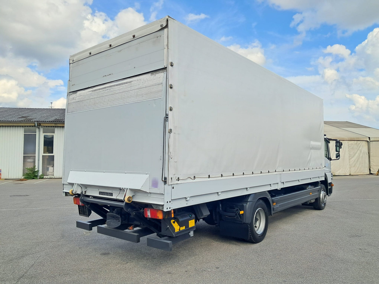 MERCEDES-BENZ ATEGO 12 24 Plane LBW | Klima | Schaltgetriebe - Тентованный грузовик: фото 5 MERCEDES-BENZ ATEGO 12 24 Plane LBW | Klima | Schaltgetriebe - Тентованный грузовик: фото 5