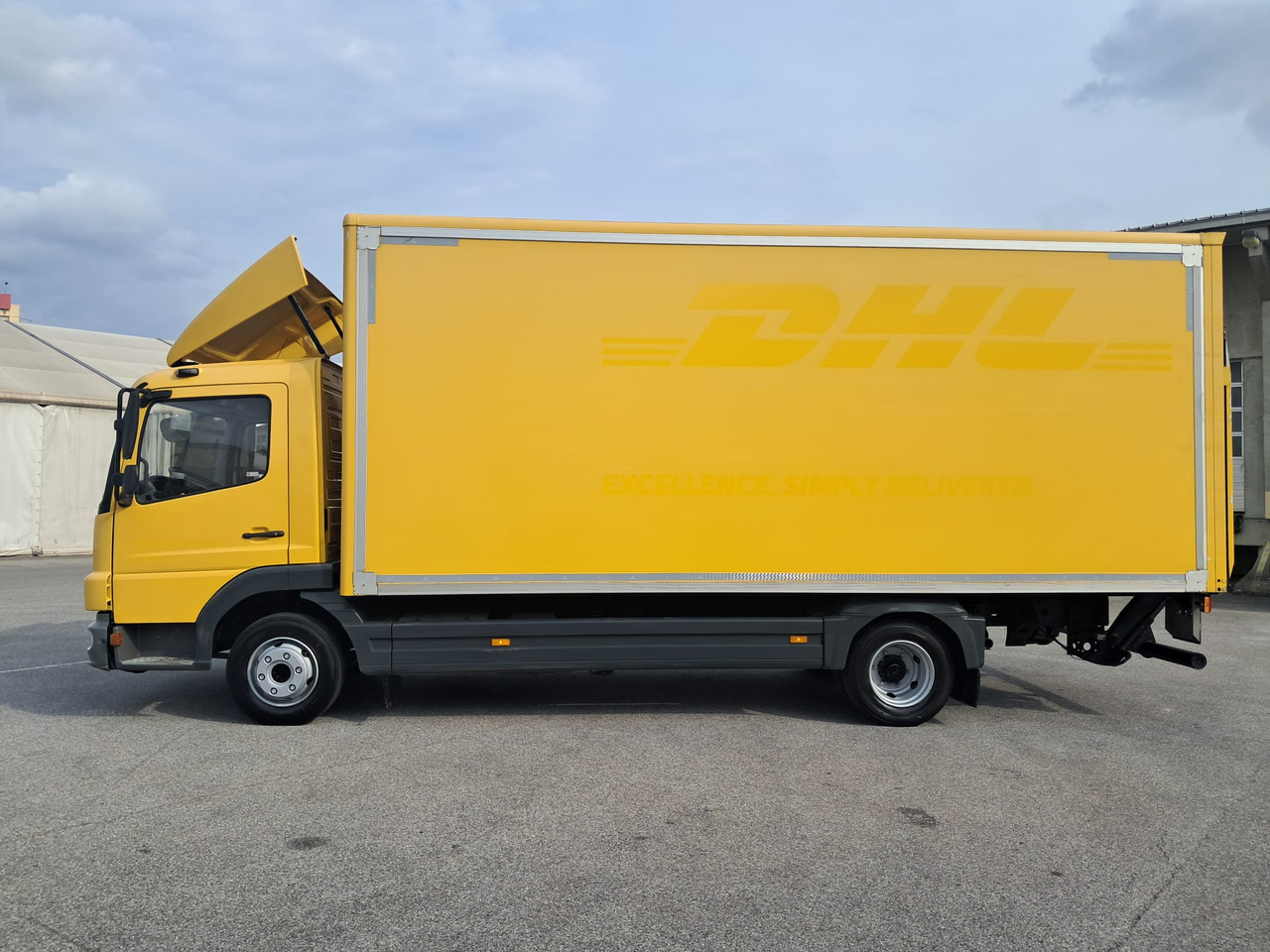 MERCEDES-BENZ ATEGO 8 16 Koffer mit LBW | Schalter | EZ 2013 - Грузовик с закрытым кузовом: фото 4 MERCEDES-BENZ ATEGO 8 16 Koffer mit LBW | Schalter | EZ 2013 - Грузовик с закрытым кузовом: фото 4