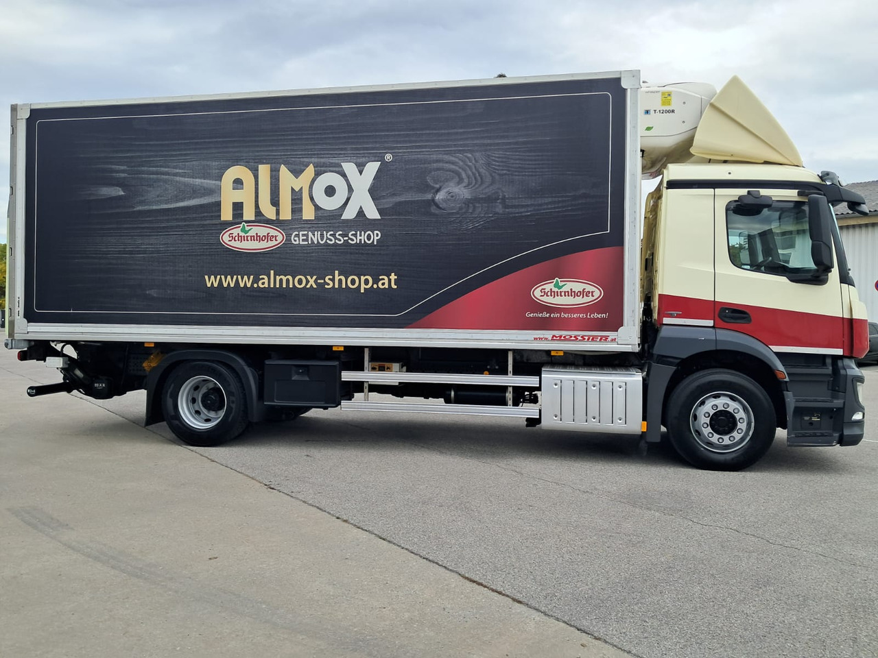 MERCEDES-BENZ Antos 1833 Kühlkoffer LBW | Standheizung | Euro 6 - Рефрижератор: фото 3 MERCEDES-BENZ Antos 1833 Kühlkoffer LBW | Standheizung | Euro 6 - Рефрижератор: фото 3