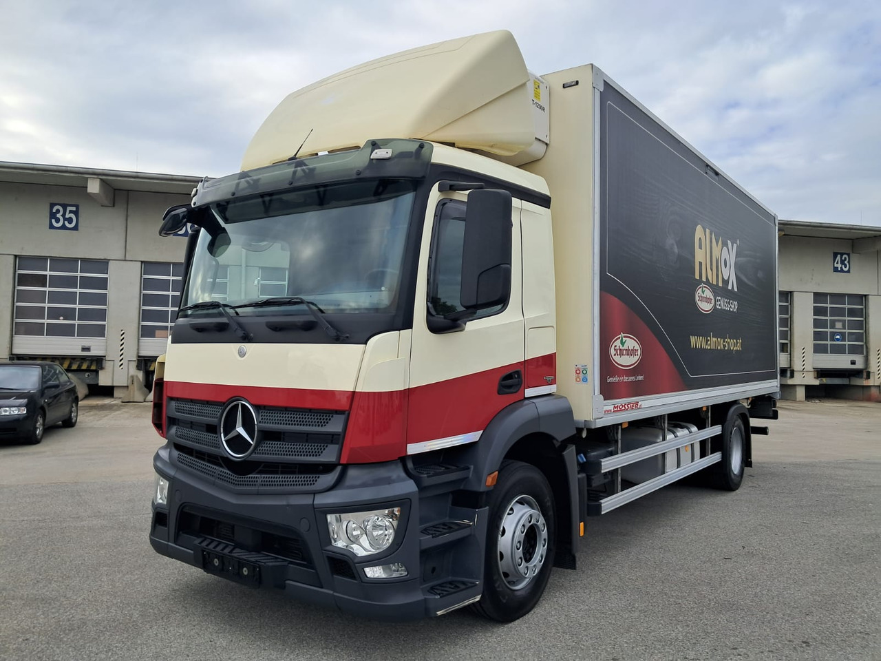 MERCEDES-BENZ Antos 1833 Kühlkoffer LBW | Standheizung | Euro 6 - Рефрижератор: фото 1 MERCEDES-BENZ Antos 1833 Kühlkoffer LBW | Standheizung | Euro 6 - Рефрижератор: фото 1