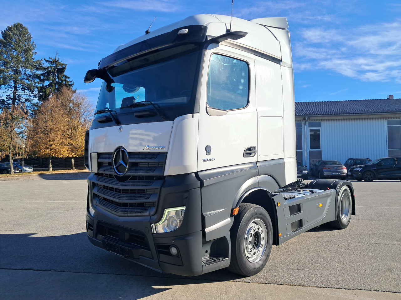 MERCEDES-BENZ Actros 18 45 | Retarder | Standklima | 4 Stück MP5 - Тягач: фото 1 MERCEDES-BENZ Actros 18 45 | Retarder | Standklima | 4 Stück MP5 - Тягач: фото 1