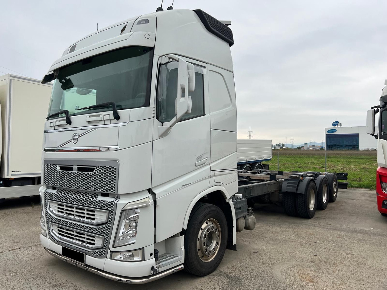 VOLVO FH 540 8x4 Fahrgestell - Грузовик-шасси: фото 1 VOLVO FH 540 8x4 Fahrgestell - Грузовик-шасси: фото 1
