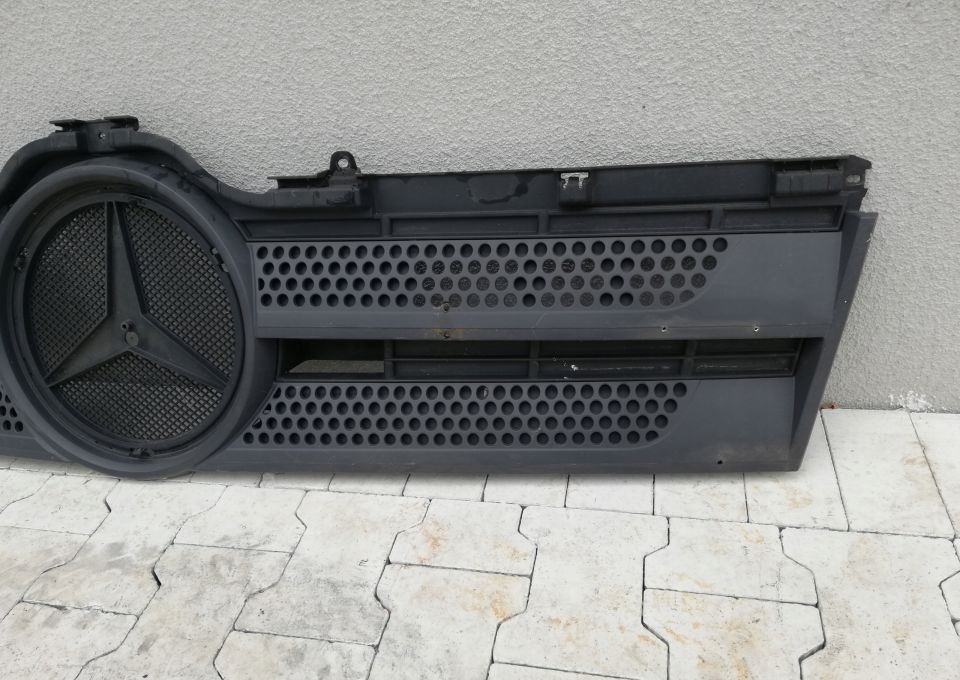 ATRAPA GRILL MERCEDES ACTROS MP4 ORYGINAŁ - Решётка радиатора для Грузовиков: фото 3 ATRAPA GRILL MERCEDES ACTROS MP4 ORYGINAŁ - Решётка радиатора для Грузовиков: фото 3