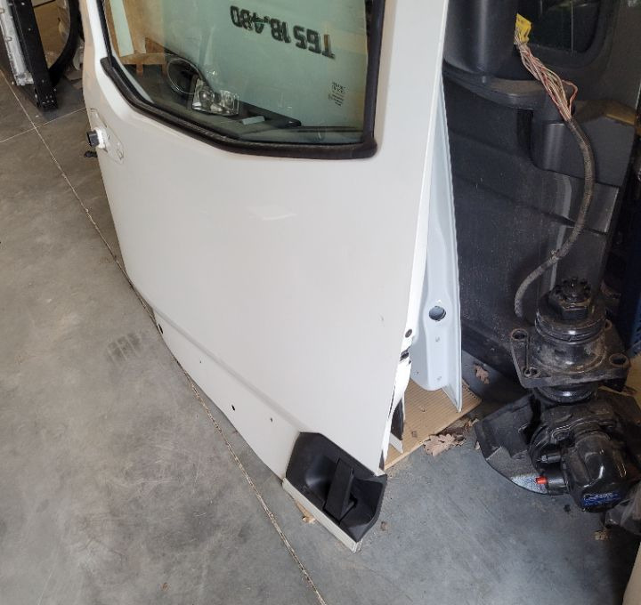 DRZWI LEWE RENAULT RANGE T GAMA - Дверь и запчасти для Грузовиков: фото 2 DRZWI LEWE RENAULT RANGE T GAMA - Дверь и запчасти для Грузовиков: фото 2