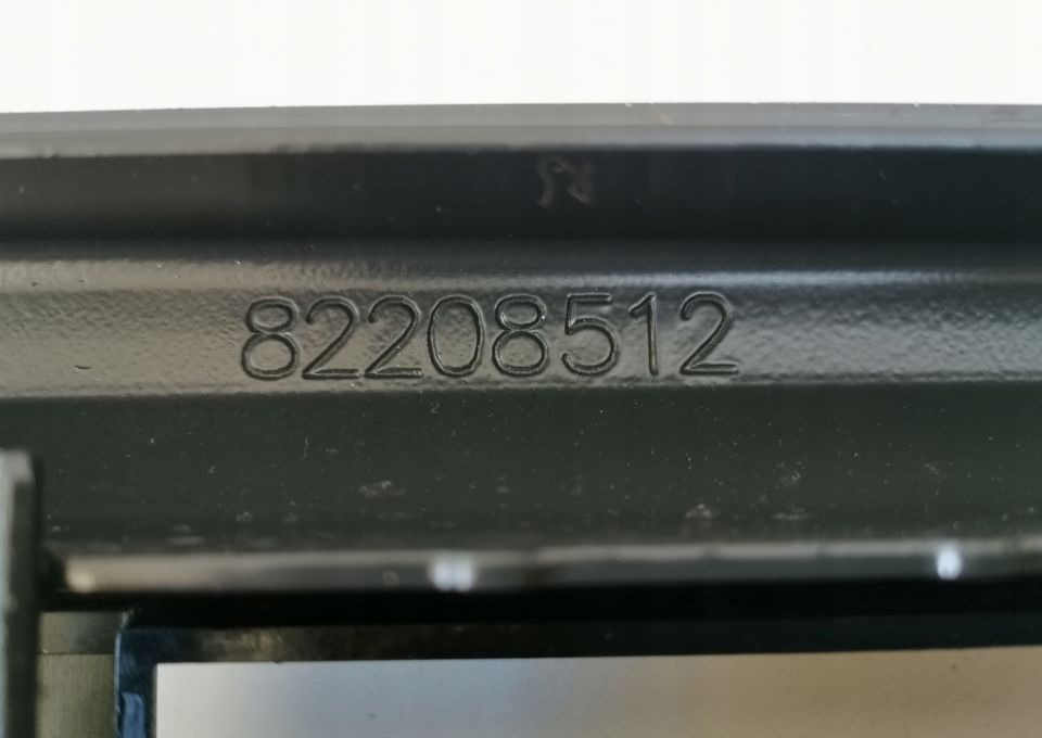 GRILL ATRAPA ŁAWKA VOLVO FH4 82208512 ORYGINAŁ - Решётка радиатора для Грузовиков: фото 5 GRILL ATRAPA ŁAWKA VOLVO FH4 82208512 ORYGINAŁ - Решётка радиатора для Грузовиков: фото 5