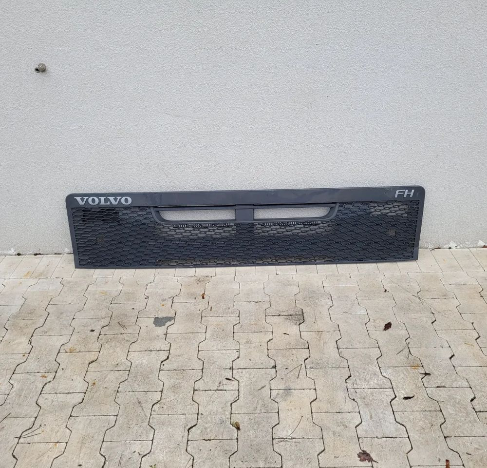 GRILL ATRAPA VOLVO FH4 ORYGINAŁ OM 82316693 - Кузов и экстерьер: фото 1 GRILL ATRAPA VOLVO FH4 ORYGINAŁ OM 82316693 - Кузов и экстерьер: фото 1