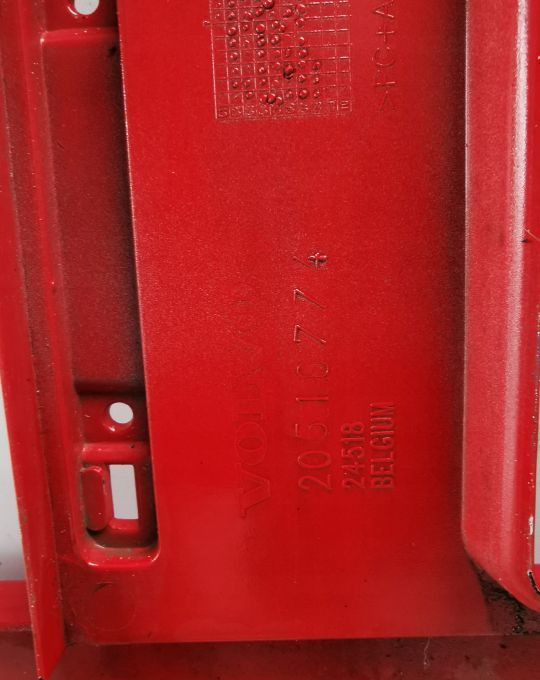 GRILL ATRAPA VOLVO Fh12 ORYGINAŁ - Решётка радиатора для Грузовиков: фото 4 GRILL ATRAPA VOLVO Fh12 ORYGINAŁ - Решётка радиатора для Грузовиков: фото 4