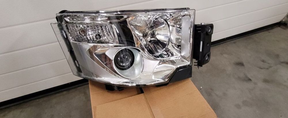 LAMPA RENAULT RANGE T NOWY ORYGINAŁ PRAWA - Передняя фара для Грузовиков: фото 1 LAMPA RENAULT RANGE T NOWY ORYGINAŁ PRAWA - Передняя фара для Грузовиков: фото 1