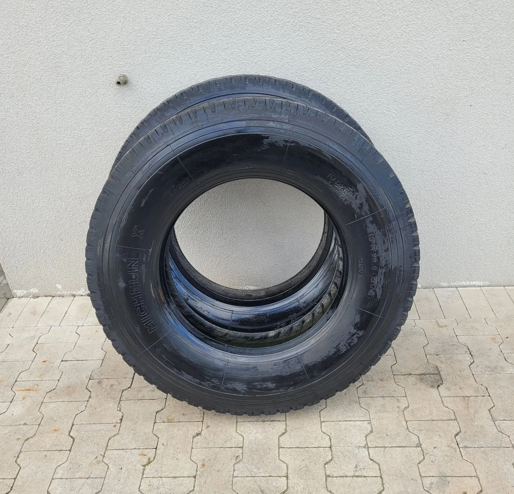 OPONA 10R 22.5 XT4 MICHELIN CENA ZA 1SZT - Шина для Грузовиков: фото 1 OPONA 10R 22.5 XT4 MICHELIN CENA ZA 1SZT - Шина для Грузовиков: фото 1