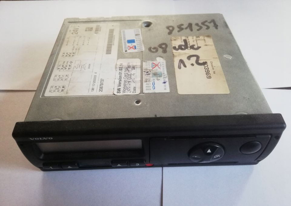 TACHOGRAF VOLVO FH 20879737 1.2 - Тахограф для Грузовиков: фото 1 TACHOGRAF VOLVO FH 20879737 1.2 - Тахограф для Грузовиков: фото 1