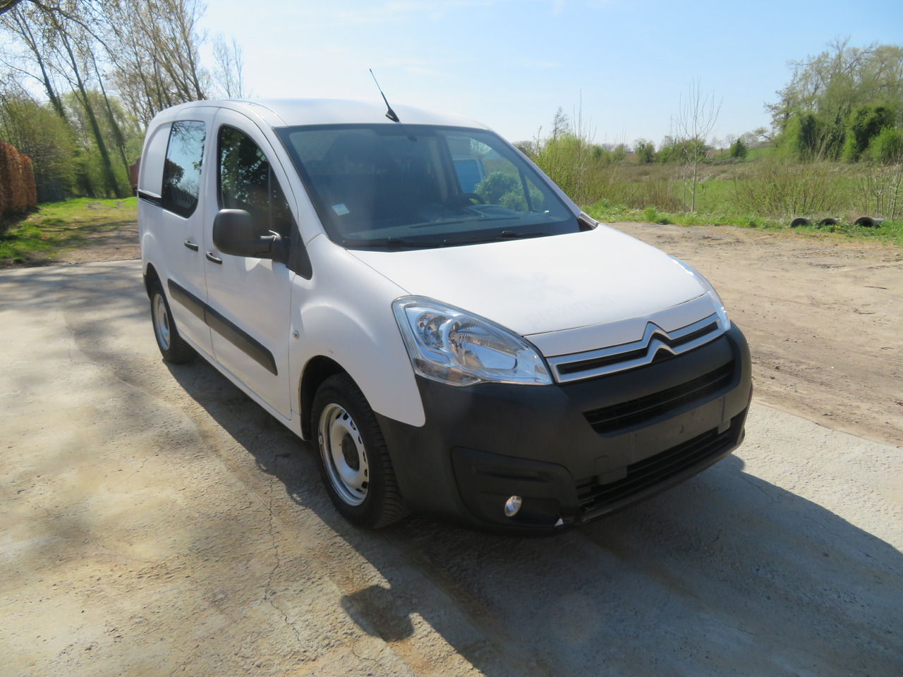 CITROËN Berlingo 1.6 BlueHDi CLUB - Цельнометаллический фургон: фото 1 CITROËN Berlingo 1.6 BlueHDi CLUB - Цельнометаллический фургон: фото 1