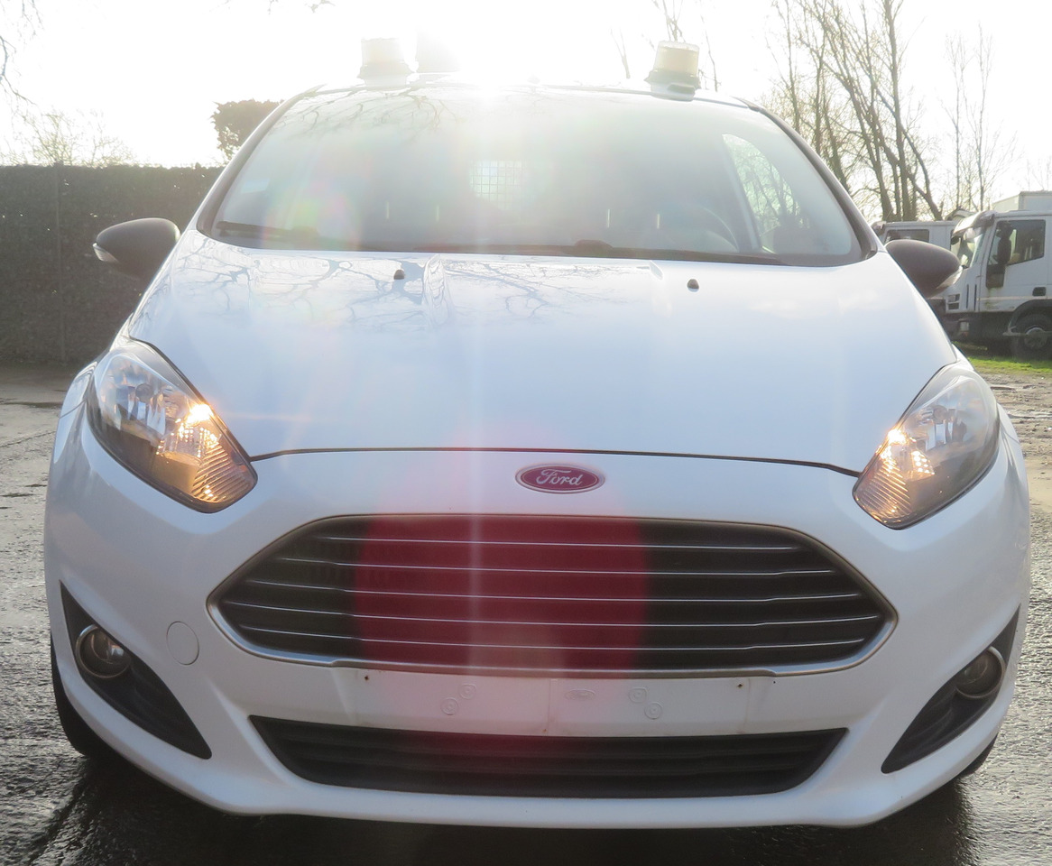 Ford Fiësta Van 1.5 - Легковой фургон: фото 2 Ford Fiësta Van 1.5 - Легковой фургон: фото 2