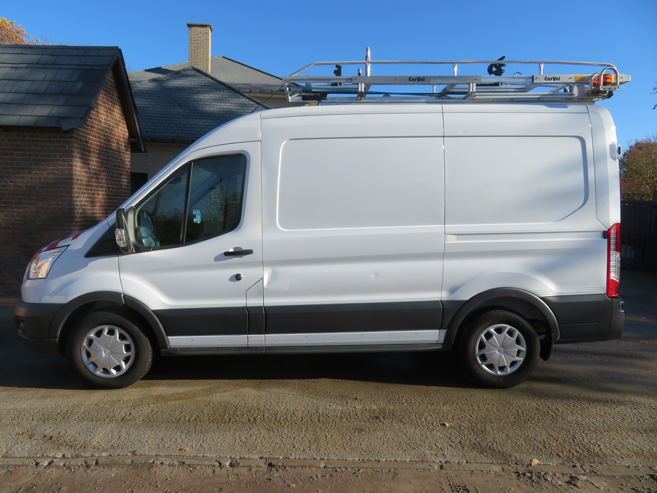 Ford Transit 2.0TDCi - L2H2 - Цельнометаллический фургон: фото 4 Ford Transit 2.0TDCi - L2H2 - Цельнометаллический фургон: фото 4