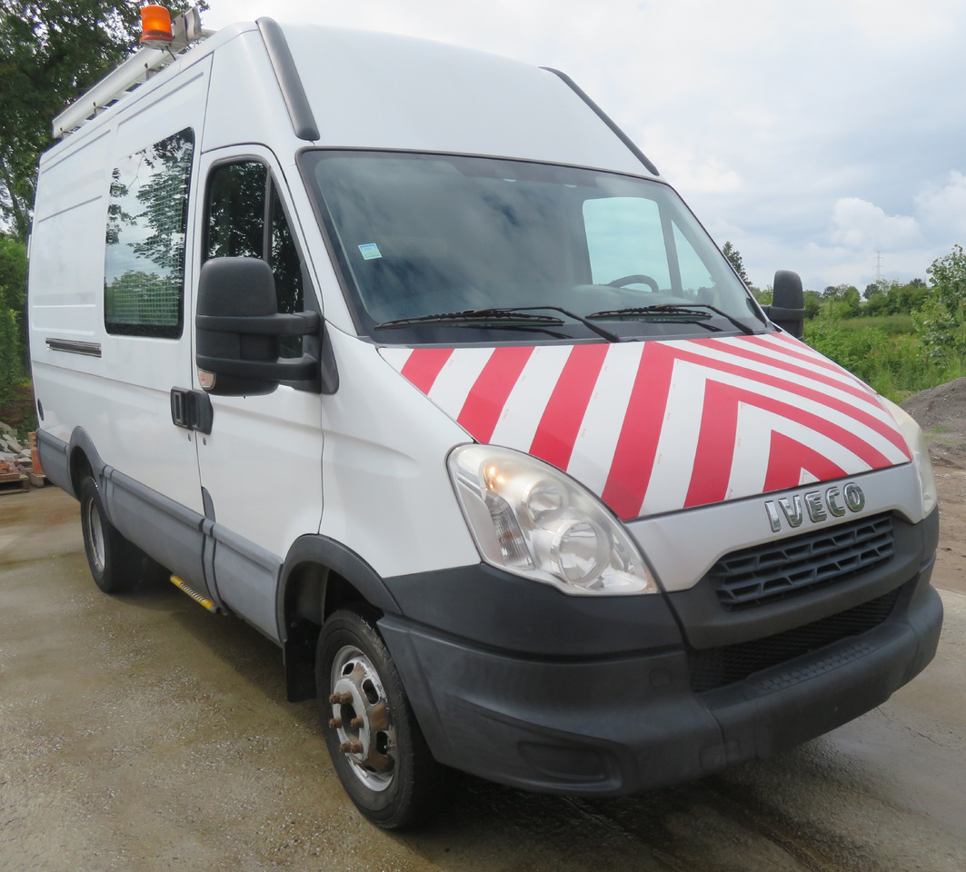 Iveco Daily 50C15 - Цельнометаллический фургон: фото 1 Iveco Daily 50C15 - Цельнометаллический фургон: фото 1