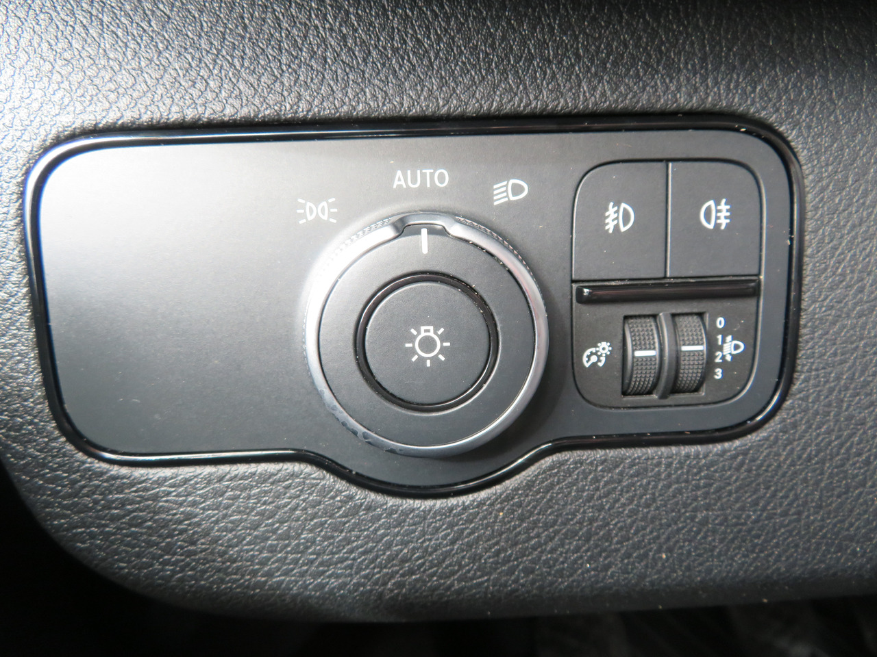 Новый Цельнометаллический фургон Mercedes-Benz Sprinter 317cdi - A3H2: фото 17 Новый Цельнометаллический фургон Mercedes-Benz Sprinter 317cdi - A3H2: фото 17