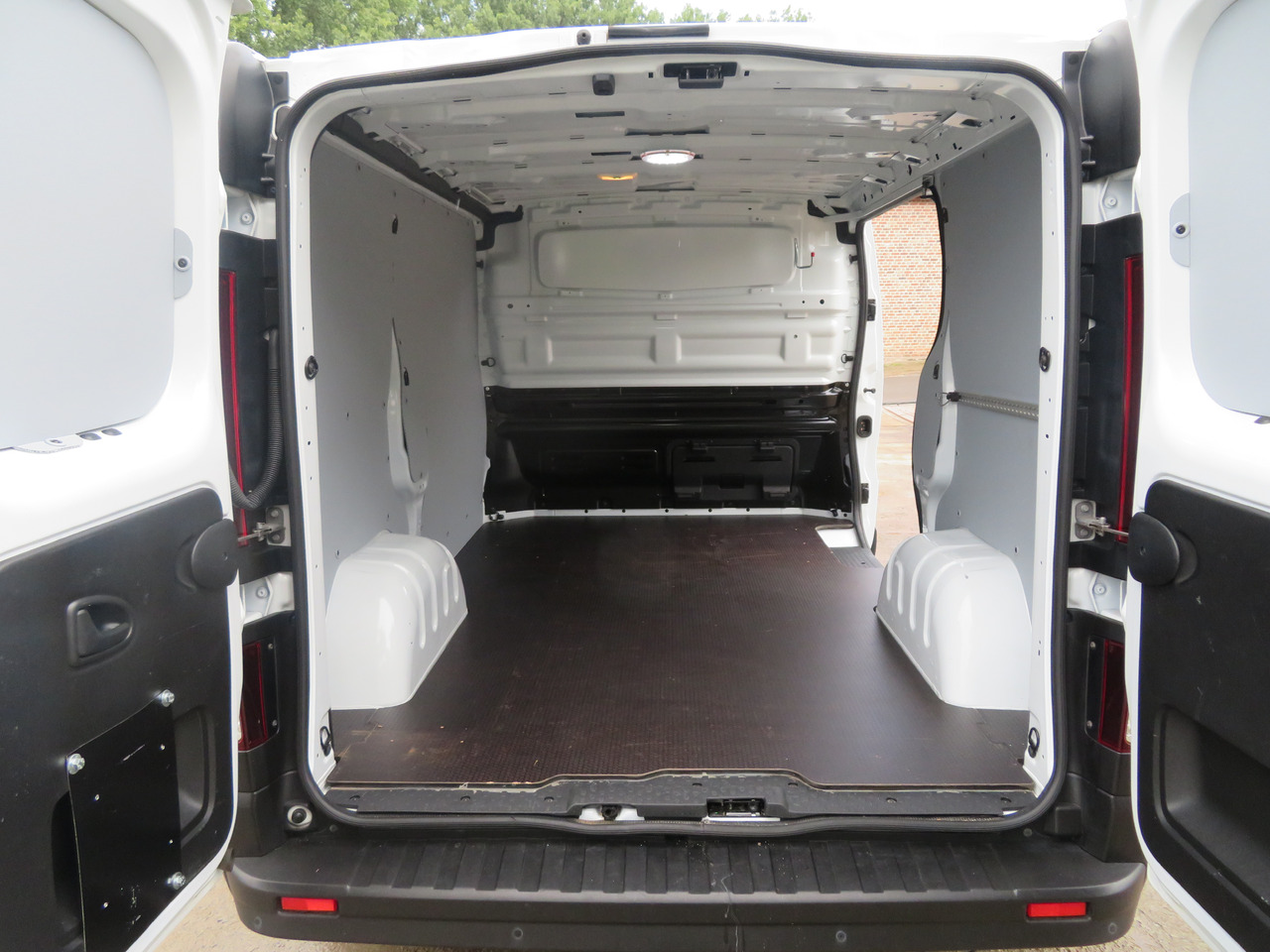 Легковой фургон Renault Trafic 2.0dCi Grand Confort - L2H1: фото 10