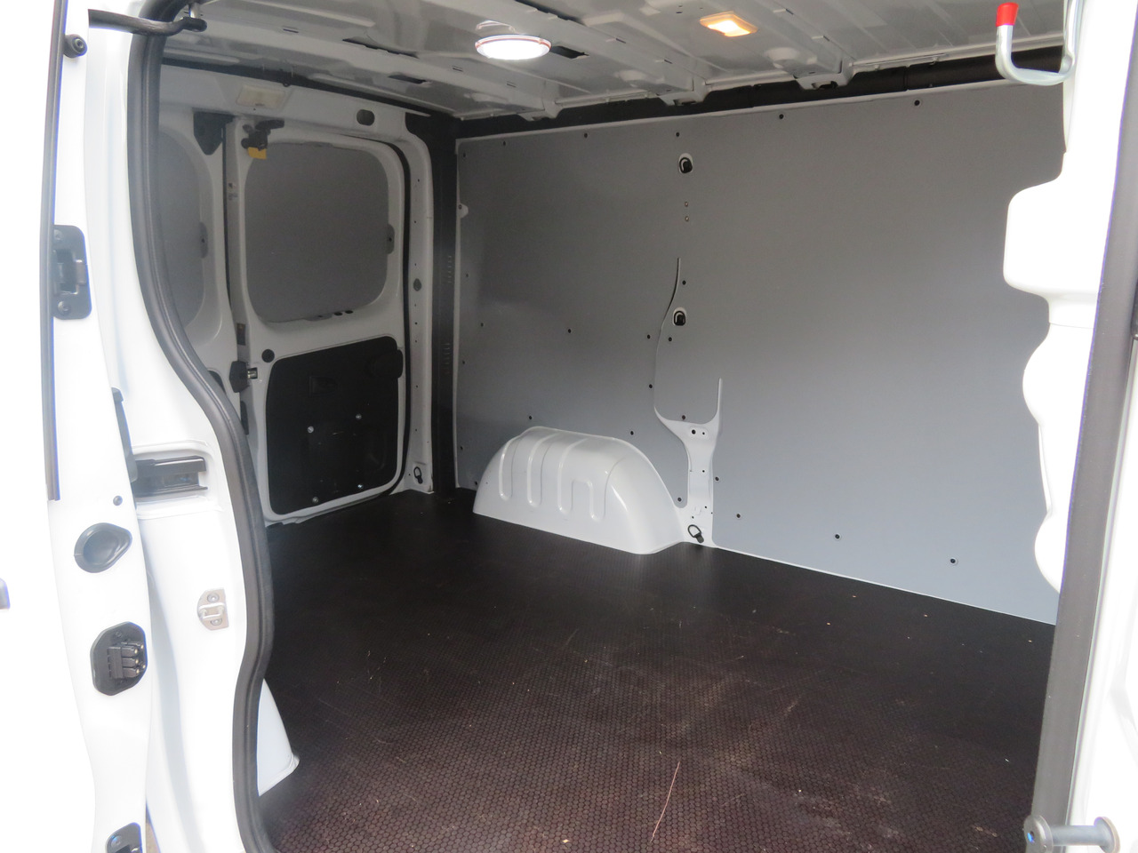 Легковой фургон Renault Trafic 2.0dCi Grand Confort - L2H1: фото 9