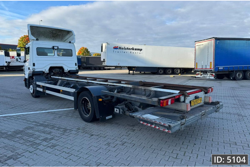 Mercedes-Benz Atego 1318 Day Cab, Euro 6, / BDF / DHOLLANDIA 2000KG - Грузовик-контейнеровоз/ Сменный кузов: фото 2 Mercedes-Benz Atego 1318 Day Cab, Euro 6, / BDF / DHOLLANDIA 2000KG - Грузовик-контейнеровоз/ Сменный кузов: фото 2