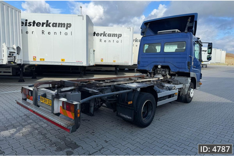 Mercedes-Benz Atego 816 Day Cab, Euro 4, BDF / EPS automatic / standklima / Hydraulic system - Грузовик-контейнеровоз/ Сменный кузов: фото 5 Mercedes-Benz Atego 816 Day Cab, Euro 4, BDF / EPS automatic / standklima / Hydraulic system - Грузовик-контейнеровоз/ Сменный кузов: фото 5