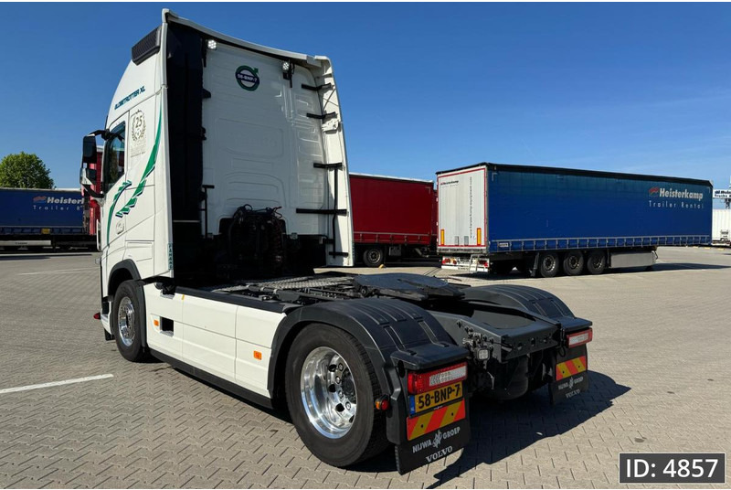 Volvo FH 460 Globetrotter XL, Euro 6, / Like new! / Standklima / Sliding 5th wheel / Spec. interior / Show truck - Тягач: фото 2 Volvo FH 460 Globetrotter XL, Euro 6, / Like new! / Standklima / Sliding 5th wheel / Spec. interior / Show truck - Тягач: фото 2