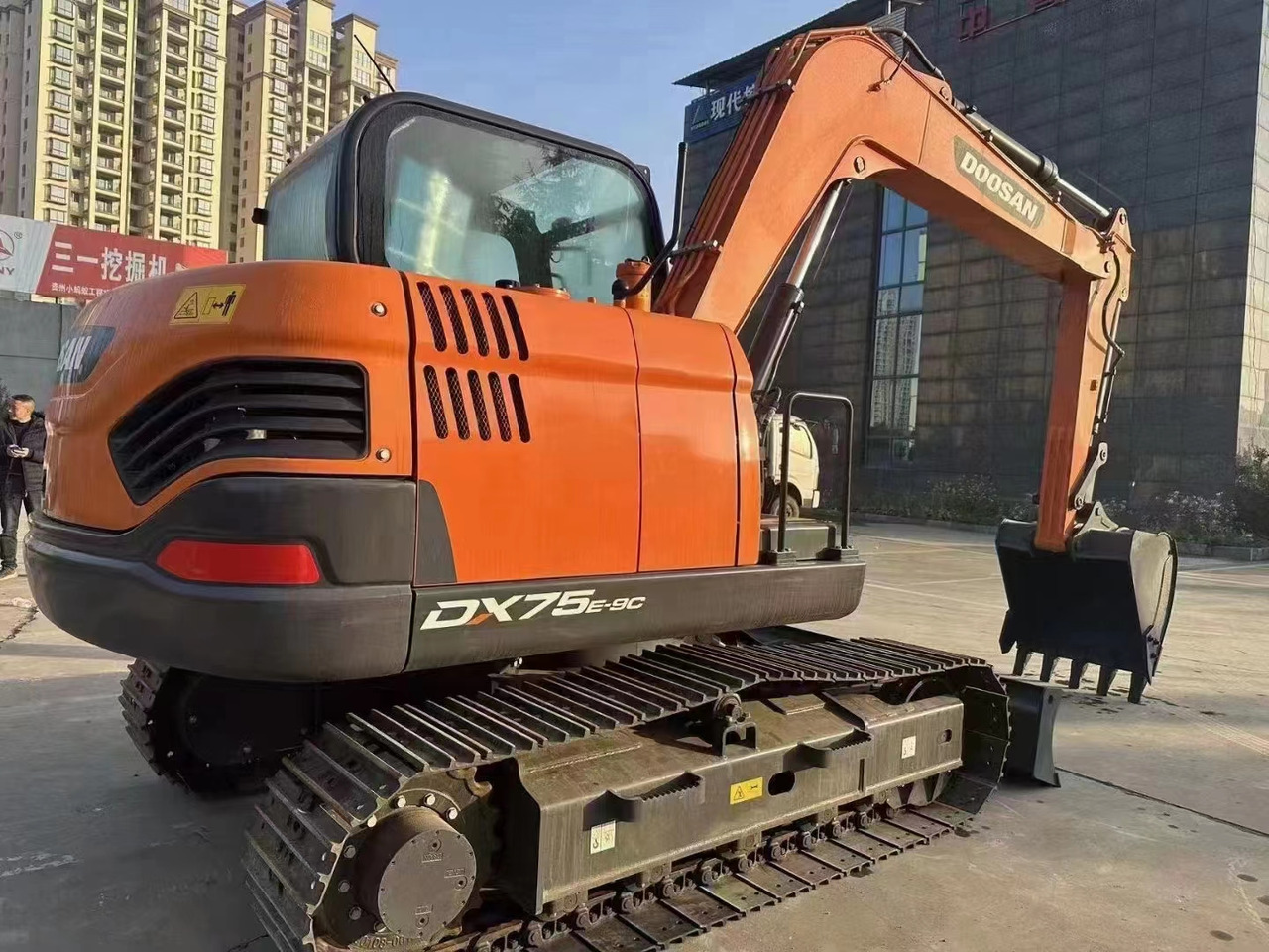 DOOSAN DX75 Mini excavator 7.5 ton - Мини-экскаватор: фото 4 DOOSAN DX75 Mini excavator 7.5 ton - Мини-экскаватор: фото 4