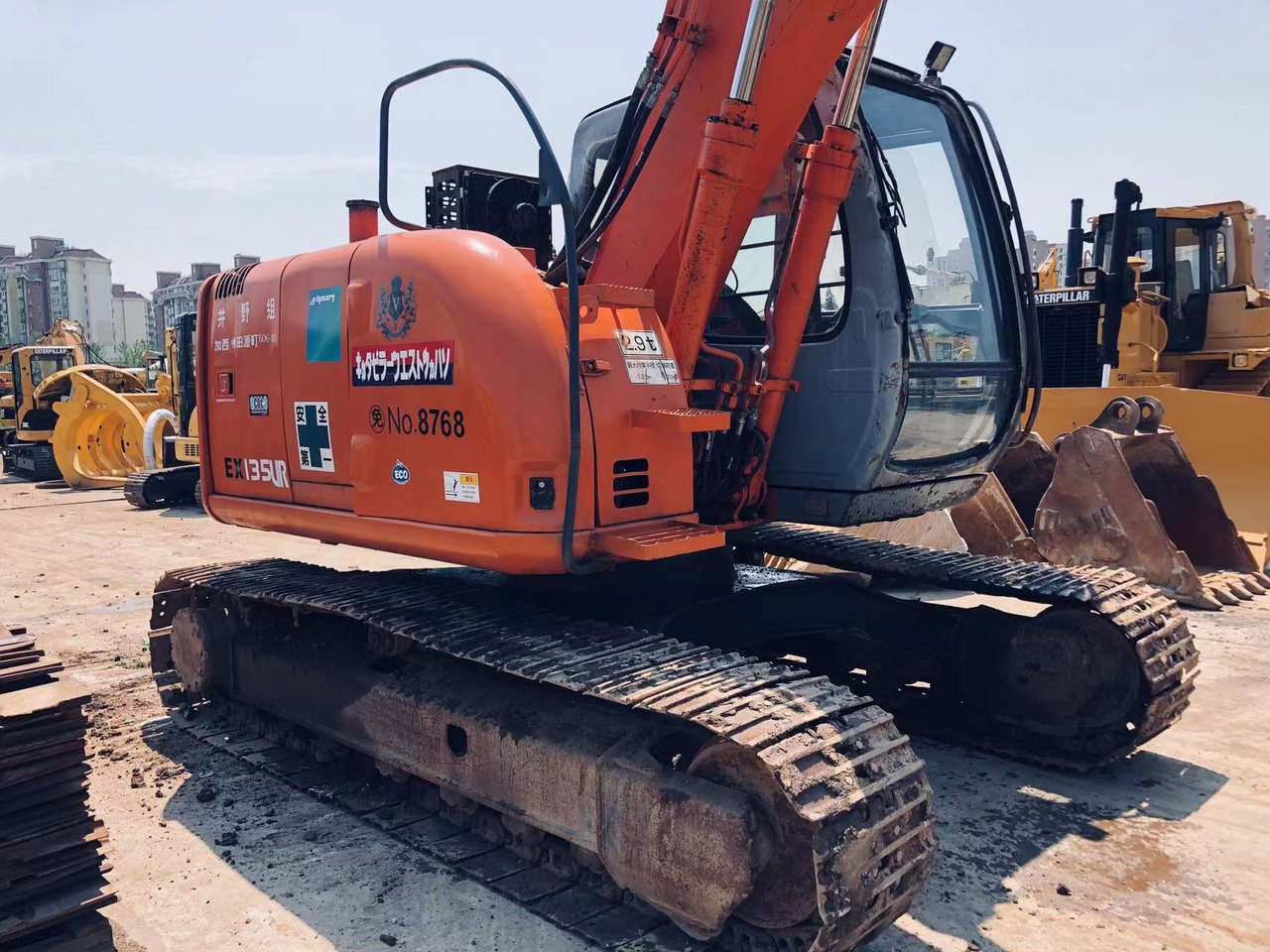 HITACHI EX135 - Гусеничный экскаватор: фото 3 HITACHI EX135 - Гусеничный экскаватор: фото 3
